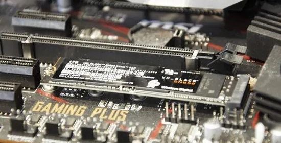 pcie5.0兼容4.0吗 固态硬盘pcie5.0兼容性说明(pcie5.0和4.0)  第2张