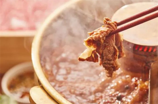 巴奴火锅称羊肉卷确实含有鸭肉成份：向顾客赔偿835.4万元！