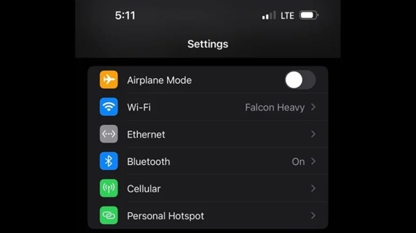 这方法绝了！iPhone 15 Pro网速超过800 Mbps：看齐华为Mate 60 Pro  第2张