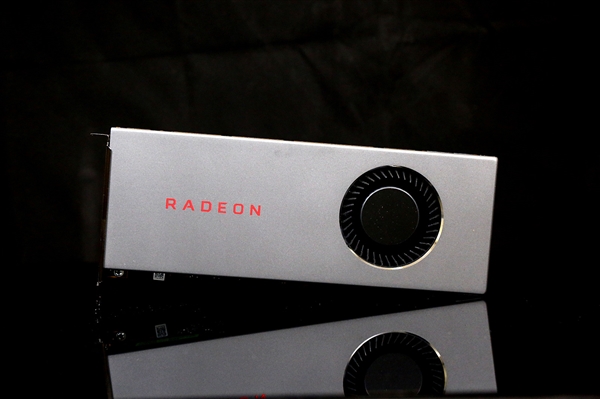 AMD好尴尬：《赛博朋克2077：往日之影》Linux性能远胜Win11 31％  第1张