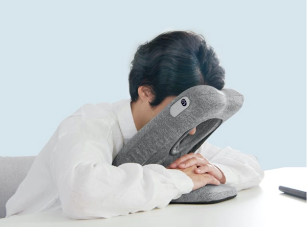 打工人必备 日本推出午睡枕头：不压胳膊 自带闹钟  第1张