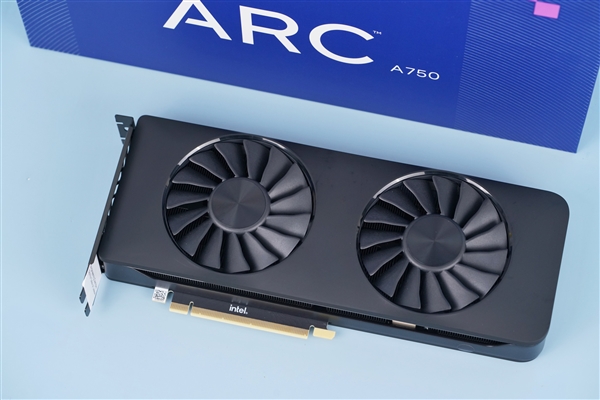 Intel新驱动离奇了！游戏性能狂飙750％  第1张
