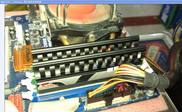 手残电脑维修员的内存散热片惊险拆装  第2张