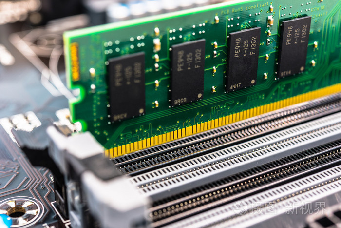 探秘DDR4内存：性能稳定，成为主流计算机内存之一  第1张