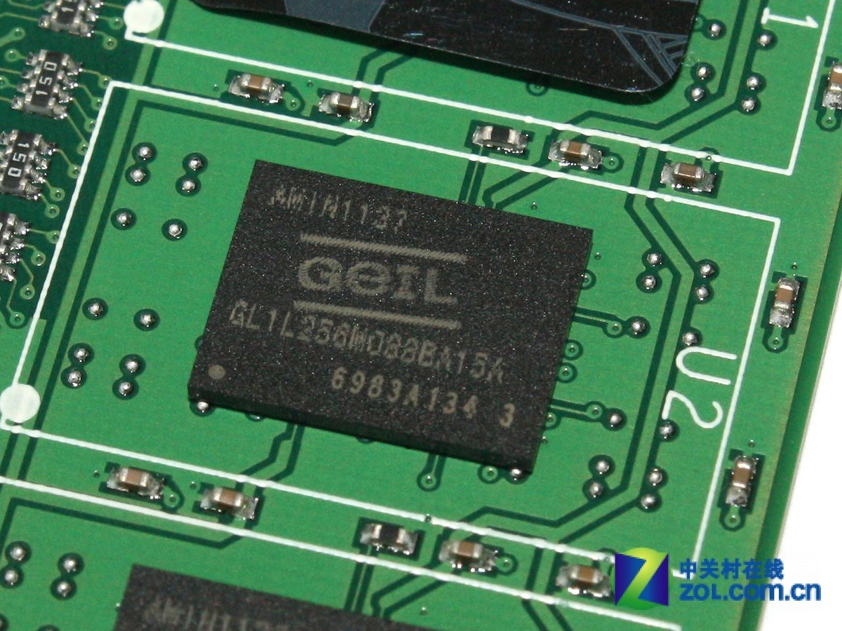 探秘DDR4内存的魔力  第1张