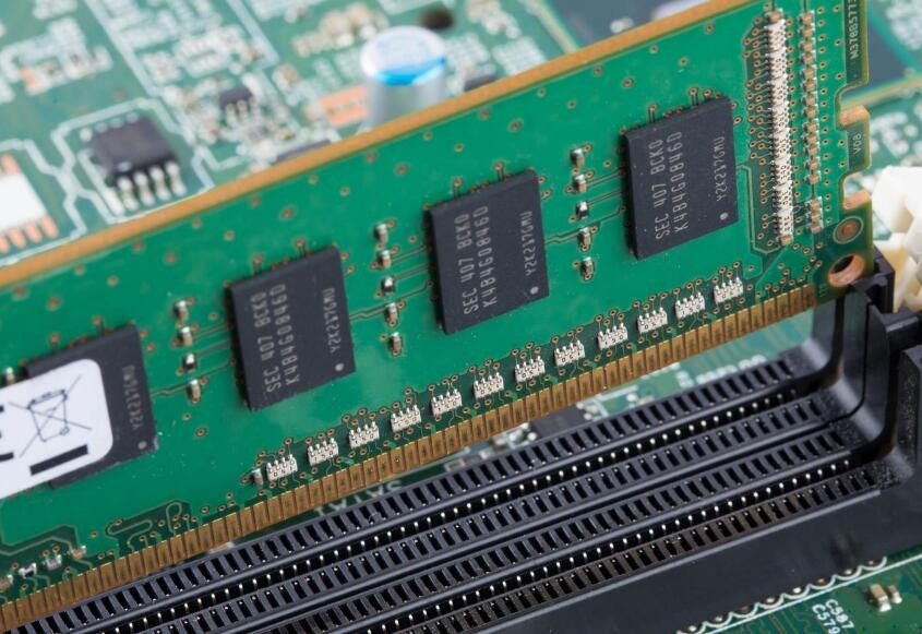 4GB或8GB内存？推荐16GB或以上内存  第1张