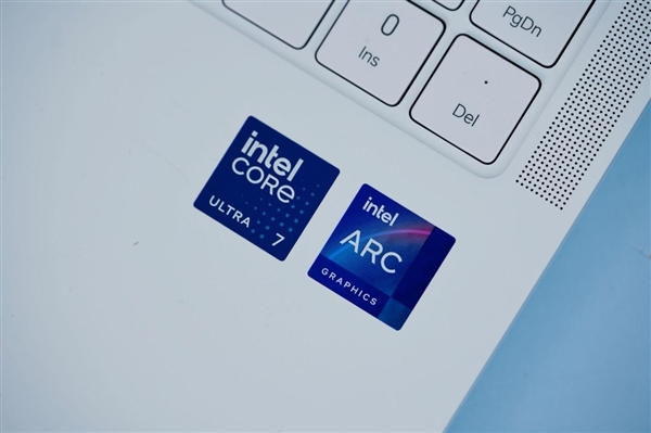 Intel、微软联合定义AI PC：必须有Copilot实体按键  第1张
