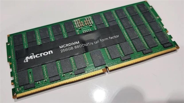 美光展示256GB DDR5-8800 MCRDIMM内存：功耗为20W  第1张
