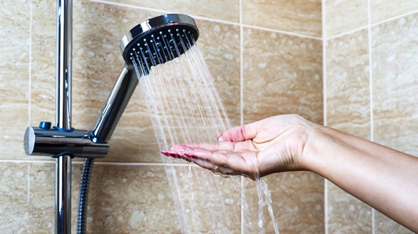 频繁洗澡会给身体埋下皮肤癌隐患：导致免疫力下降  第1张