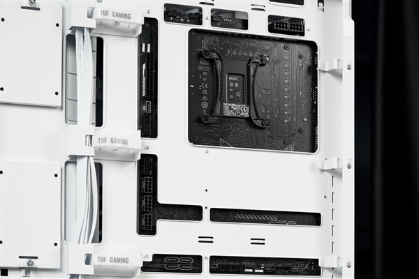 装机何须走线！TUF GAMING 4070Ti SUPER WHITE备置显卡  第2张