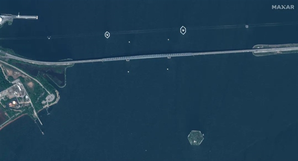 美国被撞塌大桥卫星图：竟冲击全球供应链  第4张
