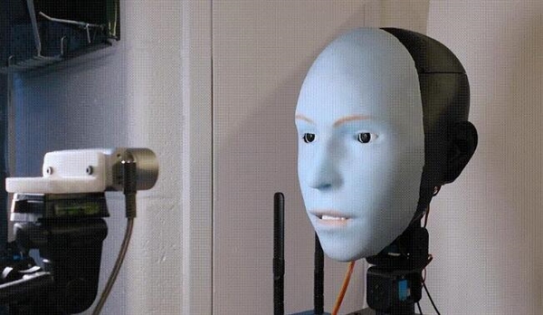 哥大华人开发“人脸机器人”：照镜子自主模仿人类表情  第1张