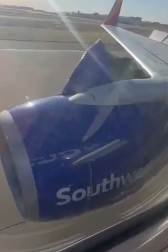 美国一波音737客机起飞时发动机罩脱落 紧急返航降落