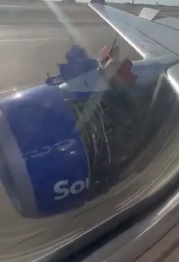美国一波音737客机起飞时发动机罩脱落 紧急返航降落  第4张