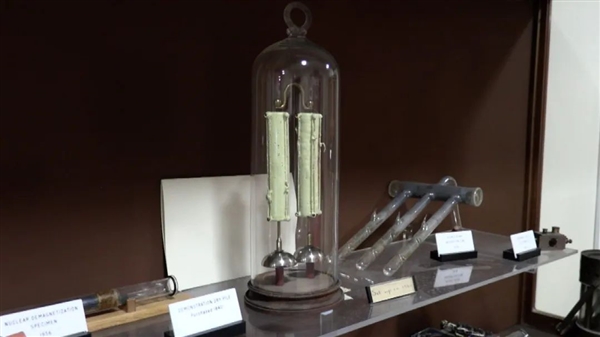 一个电铃在牛津大学响了180多年：电池成分至今未知！  第3张