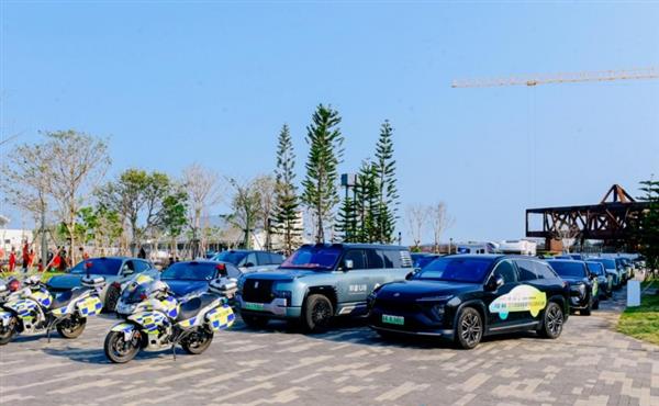  顶流新能源车齐聚海南 中国·海南2024首届新能源汽车众测环岛赛正式开赛 第2张