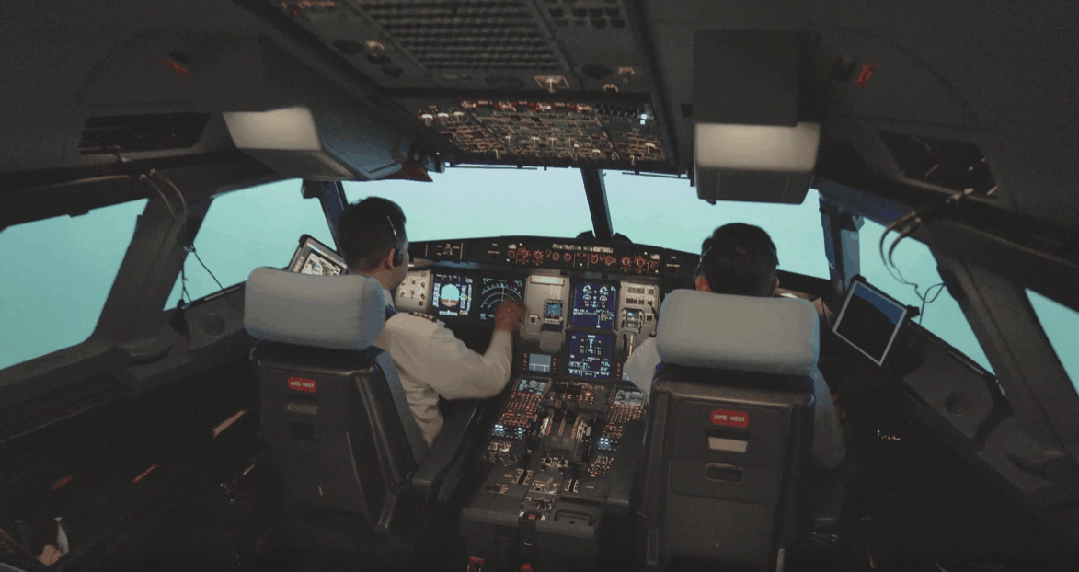 腾讯飞机模拟舱正式商用：1:1真机模拟仿真驾驶  第2张