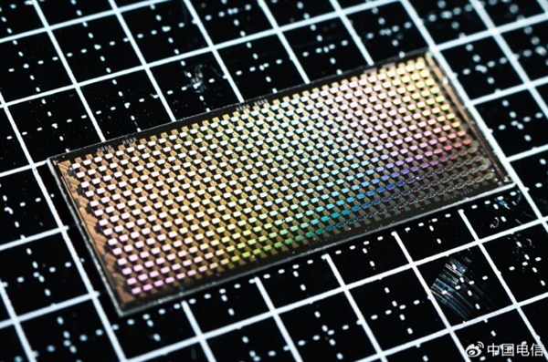 中国首颗500+比特超导量子计算芯片“骁鸿”交付：比肩国际主流芯片  第1张
