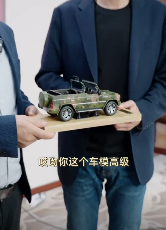 雷军带SU7车队拜访北汽集团：感谢对小米汽车巨大帮助  第5张