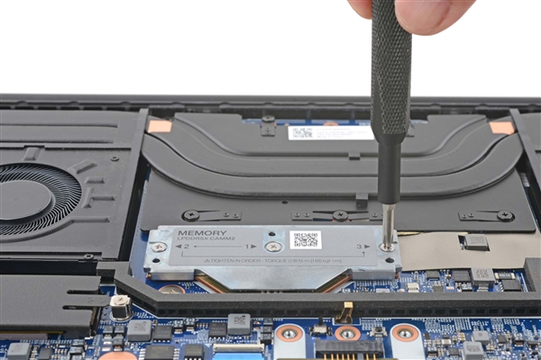 越来越多笔记本焊死内存 联想做变革：ThinkPad新品已用可拆卸式内存  第2张
