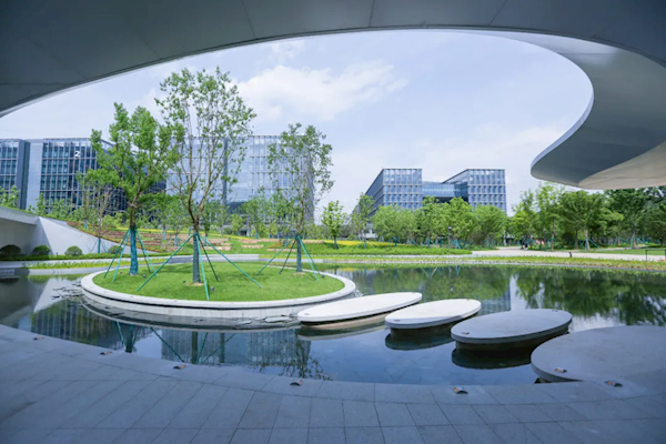 阿里巴巴杭州全球总部正式启用：空中俯瞰是一个笑脸花园  第2张