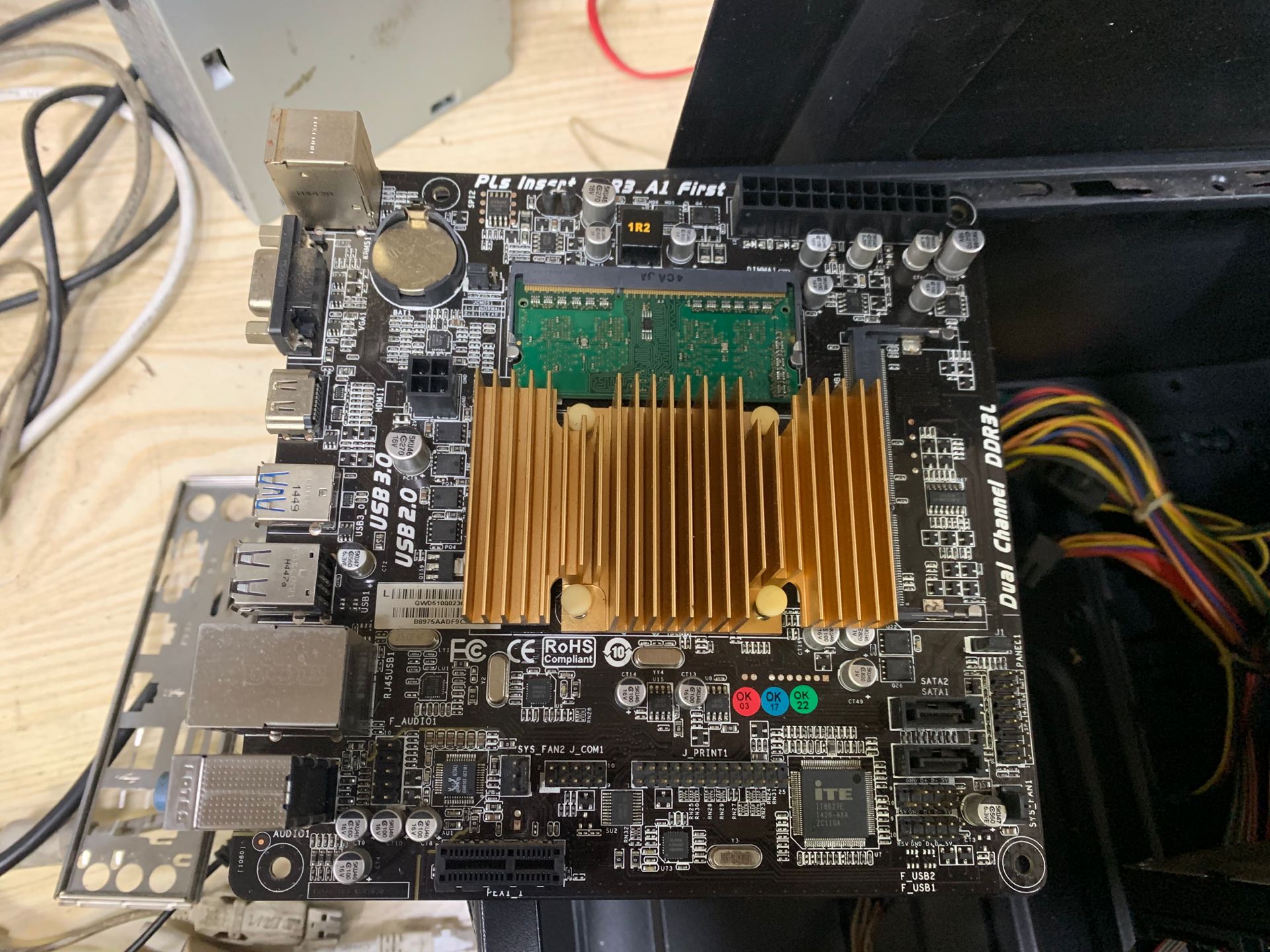 X99主板插6条内存，让电脑速度提升飞起  第1张