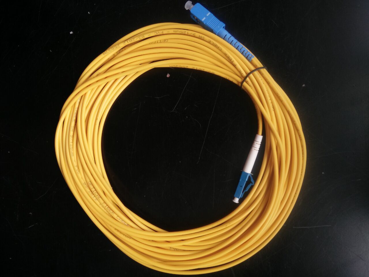 音箱同轴连接：RCA vs. 光纤 vs. 同轴电缆，哪个更强大？