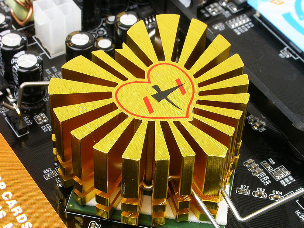 奔腾d 945 vs Intel 内存条：性能对比，谁主沉浮？