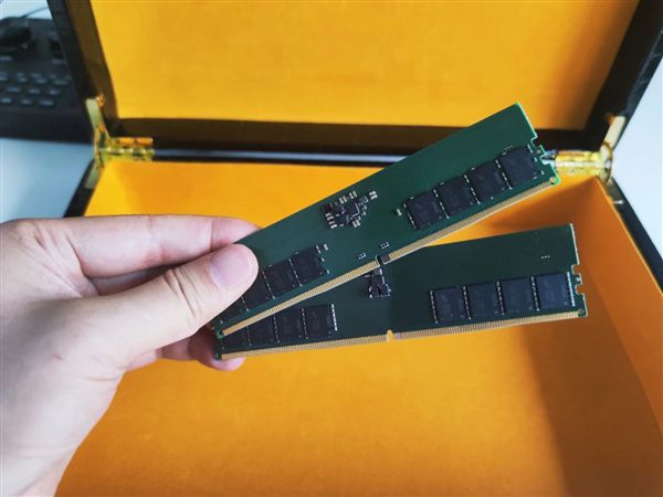 内存评测大揭秘：选择适合你的运行内存，速度与容量哪个更重要？
