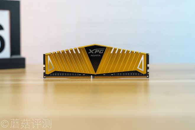 镁光黑色DDR4内存条：美学设计，强劲性能，稳定可靠  第3张
