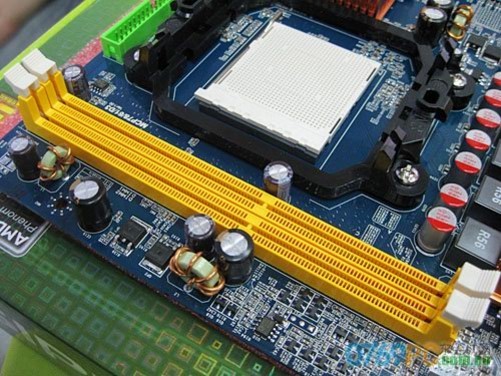 ROG B450F主板：内存频率新高度  第1张